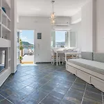 Michalakis Seaside דירה