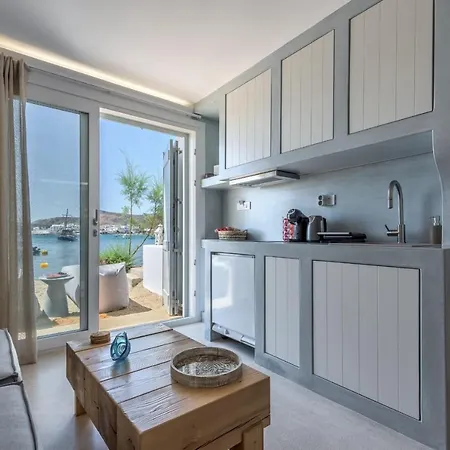 Michalakis Seaside Πολλώνια