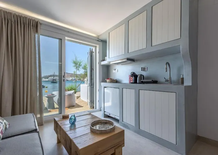 Michalakis Seaside Поллония